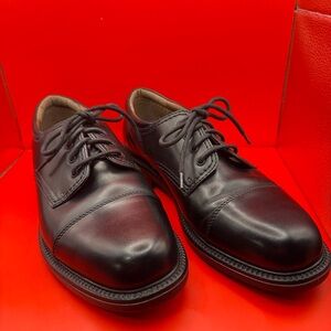 Dockers Men’s Black Leather Dress Shoes Size 11W Cap Toe Lace-Up EUC